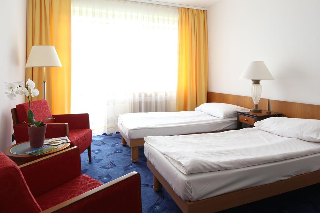 Club Aliga Retro Resort Balatonvilágos Δωμάτιο φωτογραφία